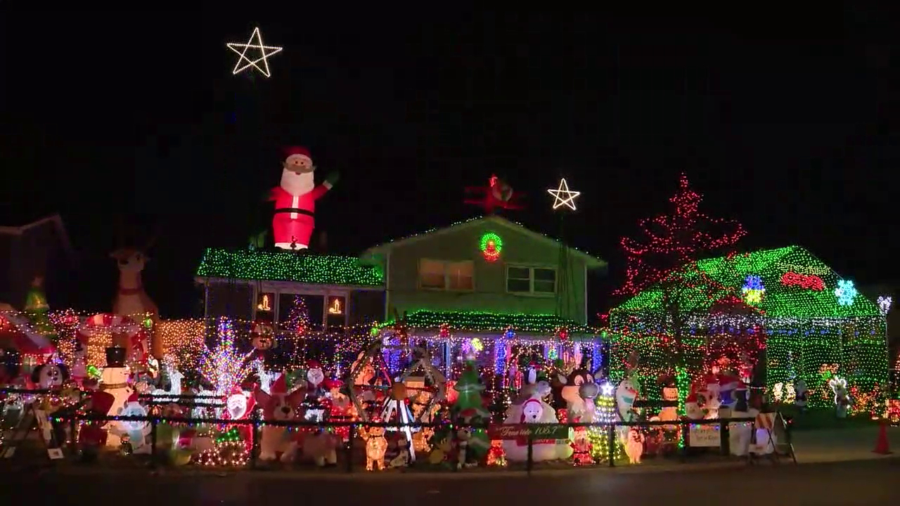 Tinley Park home lights up neighborhood with brilliant Christmas decorations