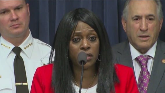 Illinois NAACP president apologizes over comments about migrants