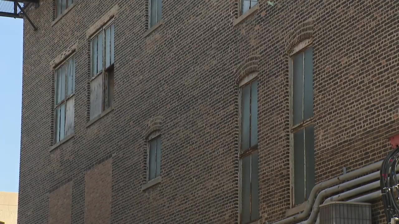 Chicago residents sound off on city's migrant crisis