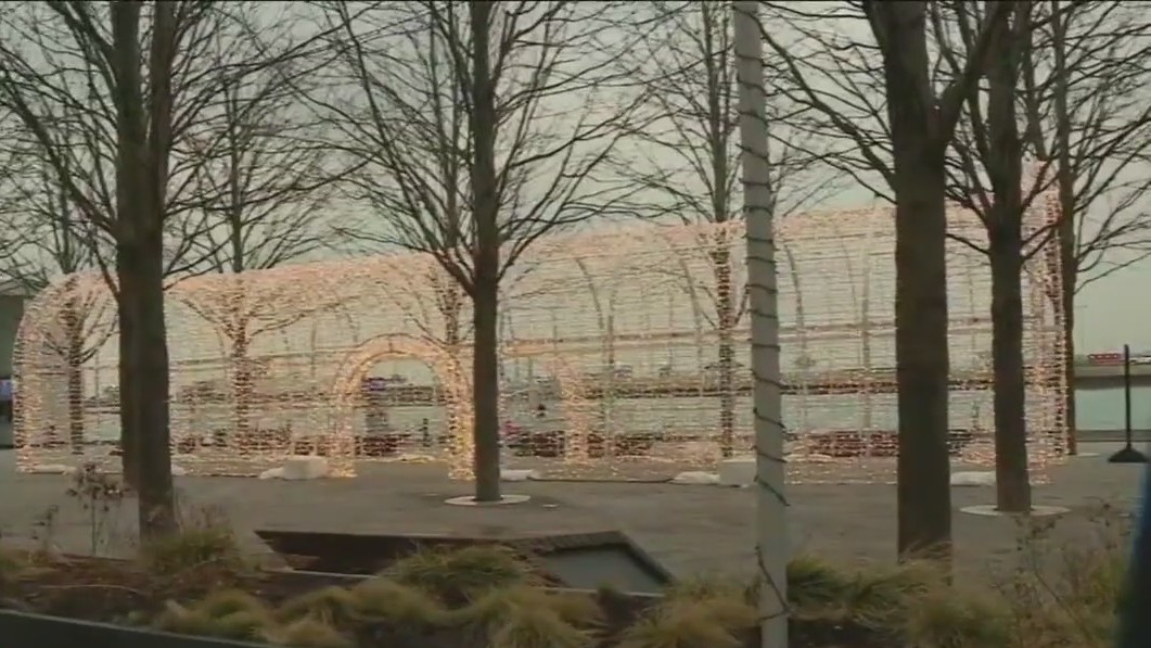 Light Up the Lake at Navy Pier hosts Santa's Send Off