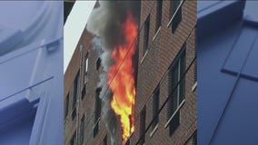 2 rescued from Chicago highrise fire