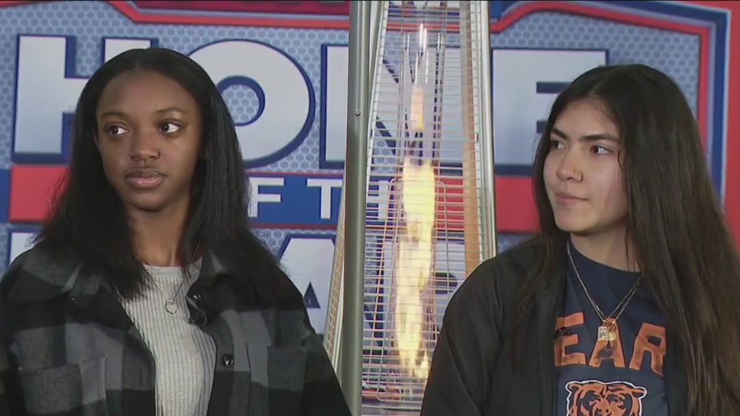 Chicago Bears women's flag football team gets to spend time with Justin Fields, other players