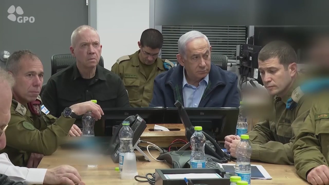 Top Hamas leader killed in suspected Israeli strike