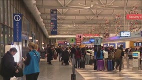 Delays continue for travelers at Chicago airports