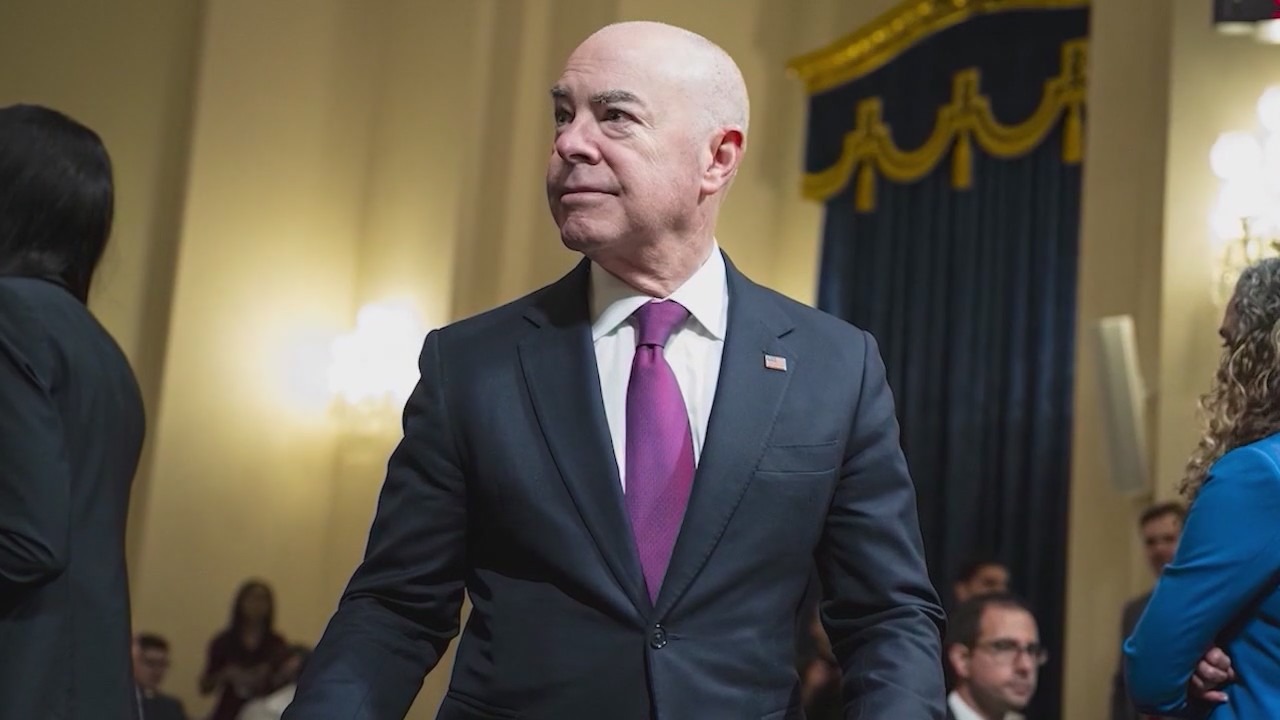 Homeland Security secretary faces impeachment hearing over US-Mexico border handling