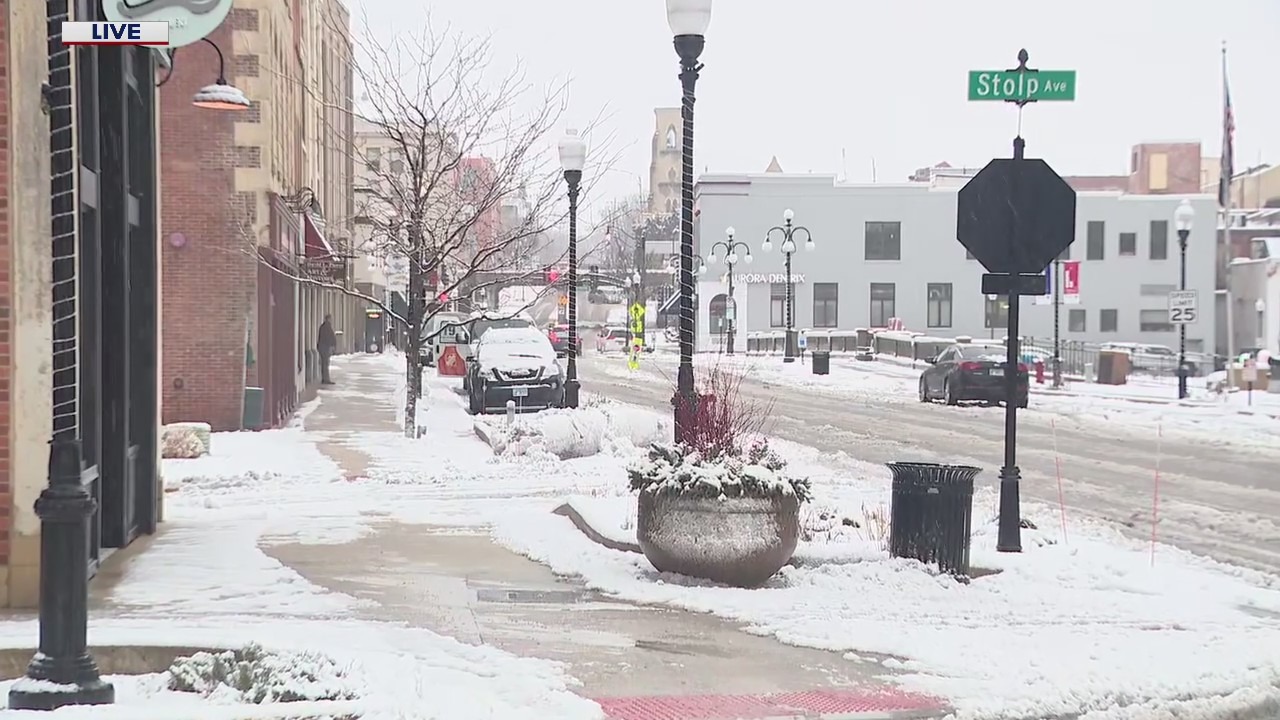 Snow blankets Chicago area, the latest totals