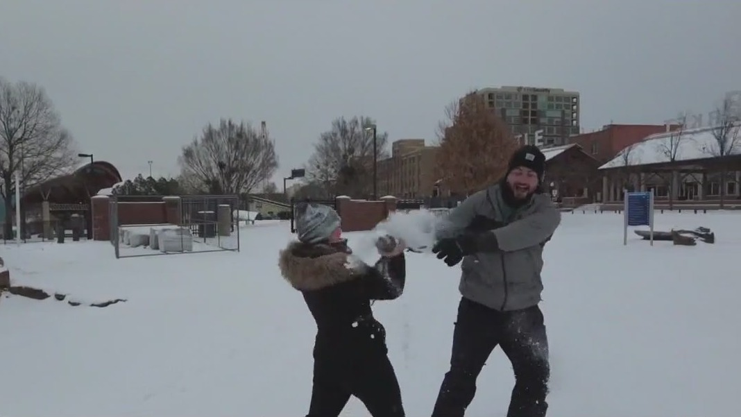 Arctic weather slams U.S. as communities grapple with cold