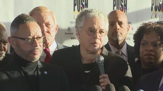 Chicago area leaders celebrate MLK at annual scholarship breakfast