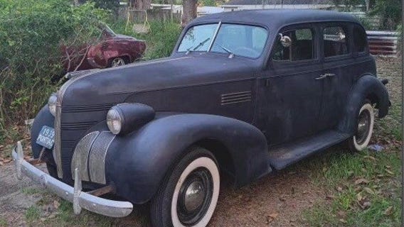 1939 Pontiac Silver Streak