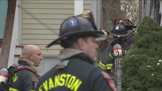 2 firefighters hurt battling Evanston blaze