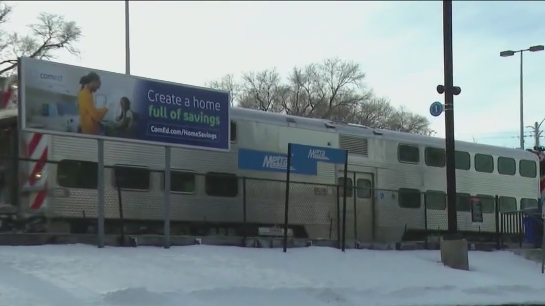 Barrington High School fatally student struck by Metra train in ...
