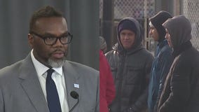 Chicago mayor postpones migrant shelter evictions