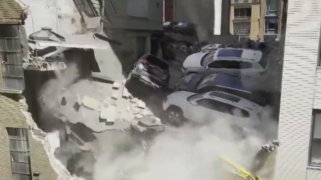 Demolition continues on Lower Manhattan parking garage that collapsed ...