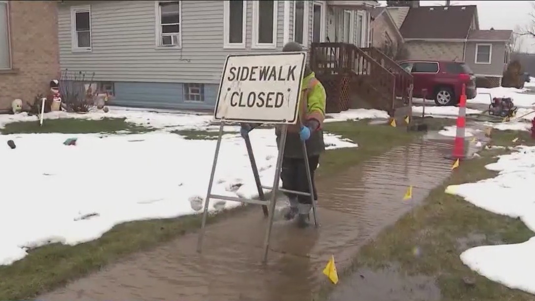 Another water main break reported in Dixmoor | FOX 32 Chicago