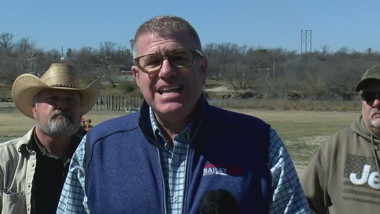 Darren Bailey calls out Chicago at Texas border
