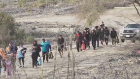 Texas bill allows officers to arrest migrants