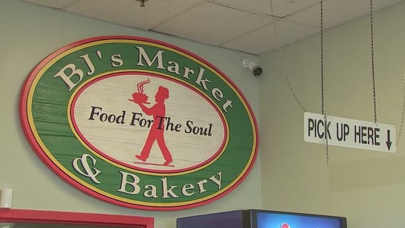 Chicago mayor celebrates role of Black, brown businesses in feeding migrants