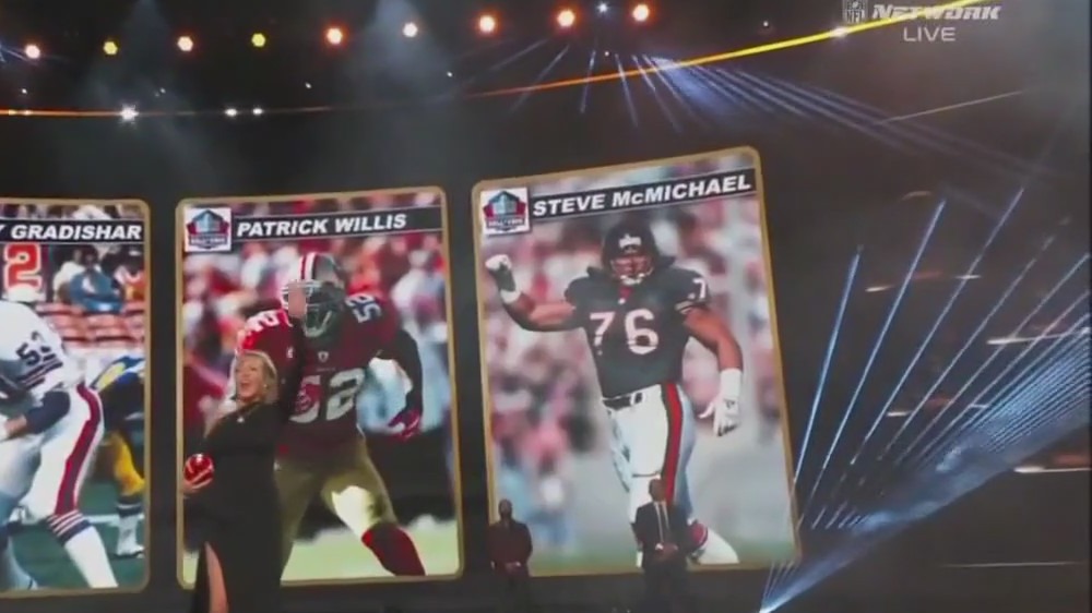 Former Bears player Steve McMichael inducted into Hall of Fame