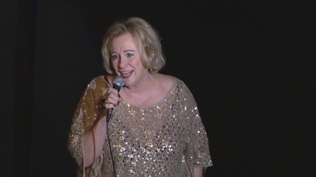 Cindy Fee, voice of 'Golden Girls' theme song, performs at Chicago's Broadway Playhouse