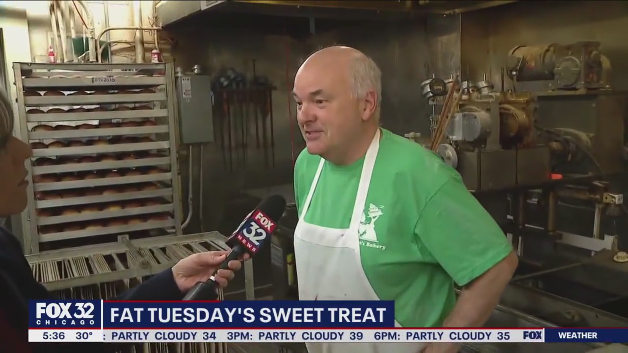 Paczki Day at Bennison's Bakery