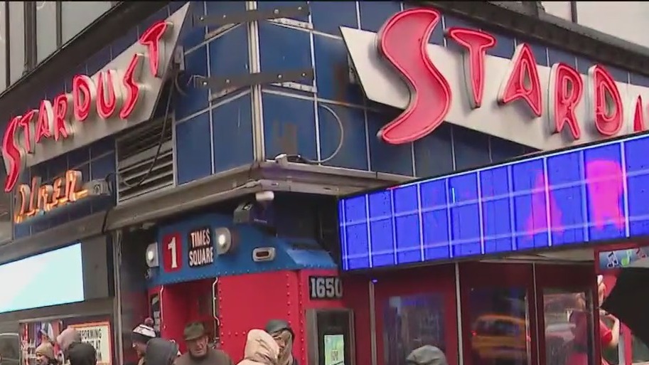 Ellen's Stardust diner serving up food and fun