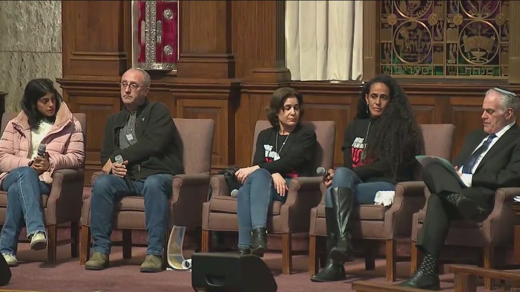 Israeli war survivors share experiences with students in Chicago suburb