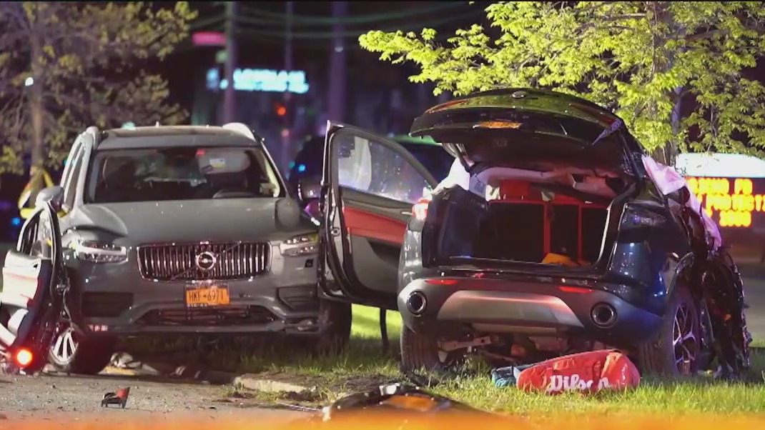 Two Roslyn teens killed in wrong-way crash