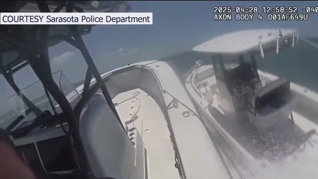 Video shows boat in distress in Sarasota | FOX 13 Tampa Bay