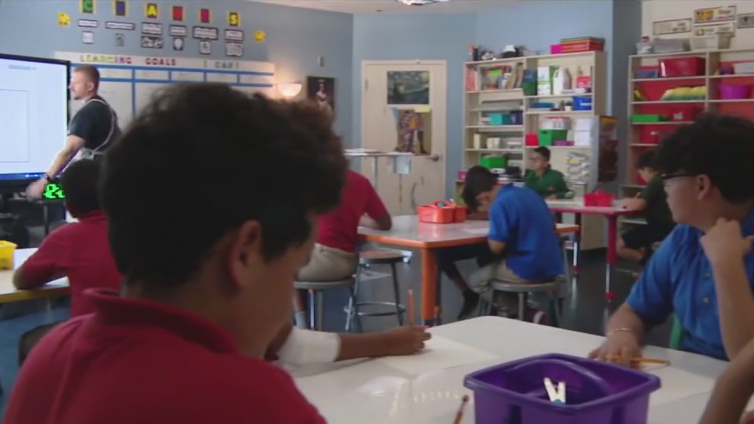 Sarasota school gets high-tech boost | FOX 13 Tampa Bay