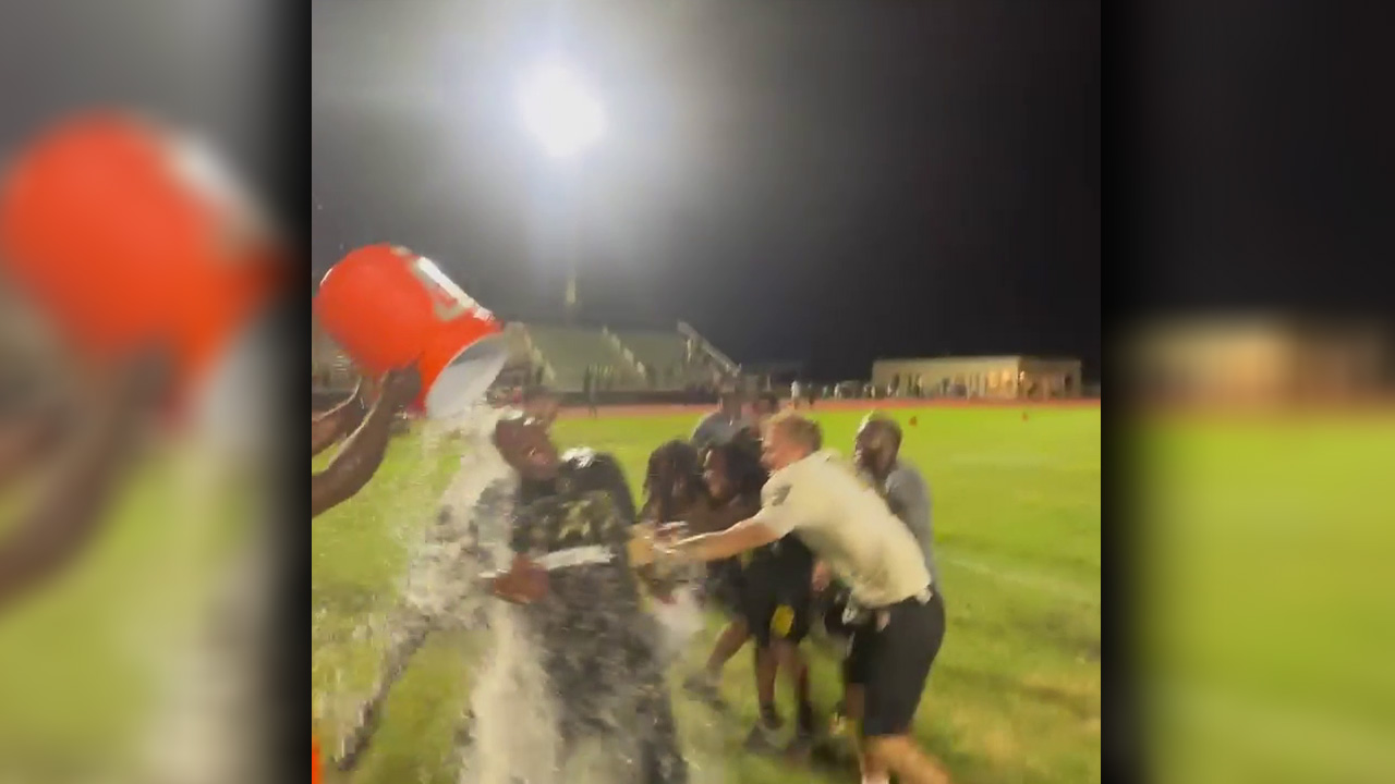 Lakewood football coach gets drenched in Gatorade in last game