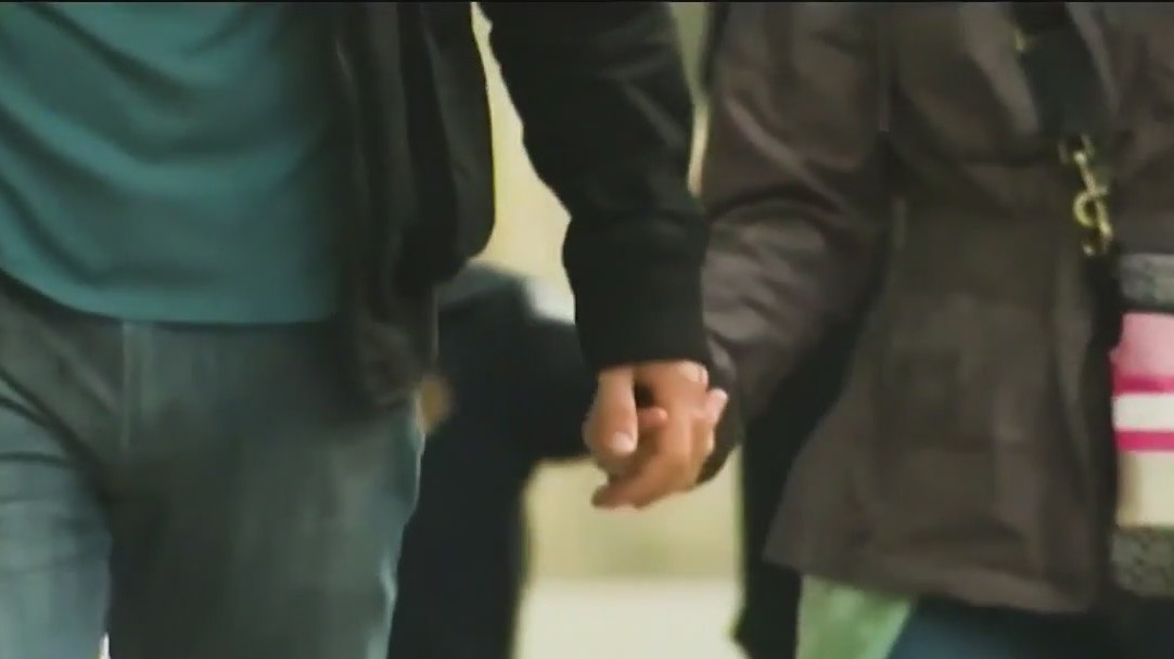 'Beige flags,' the new dating term that's going viral