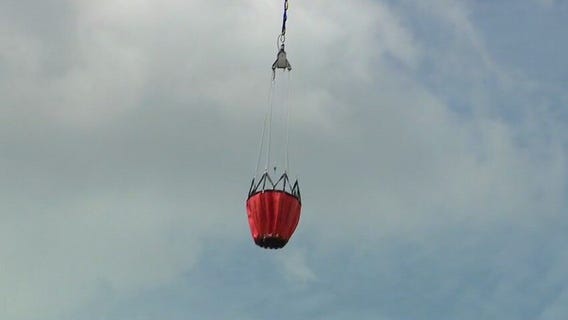 How does a ?Bambi Bucket? work?