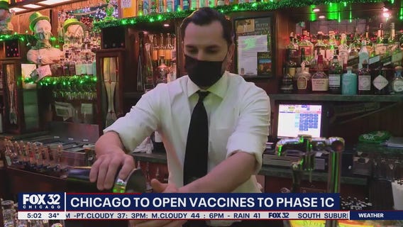 Chicago to open vaccine eligibility to Phase 1C, which includes restaurant and bar workers
