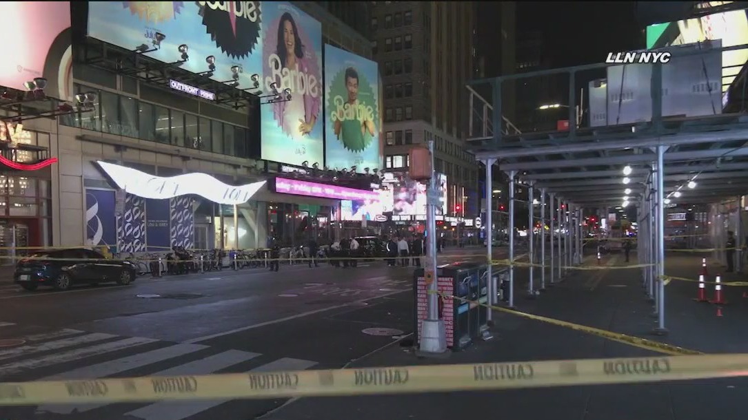 NYC crime: 3 teens shot in Times Square