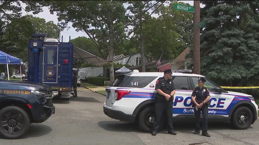 More searches at Rex Huermann's home