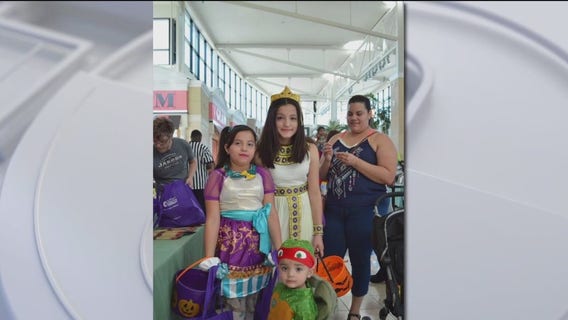 Tampa Bay Moms Group holding candy crawl