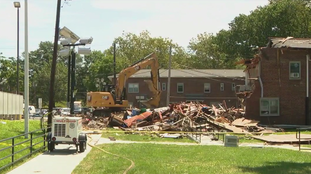 Explosion at housing complex in Newark