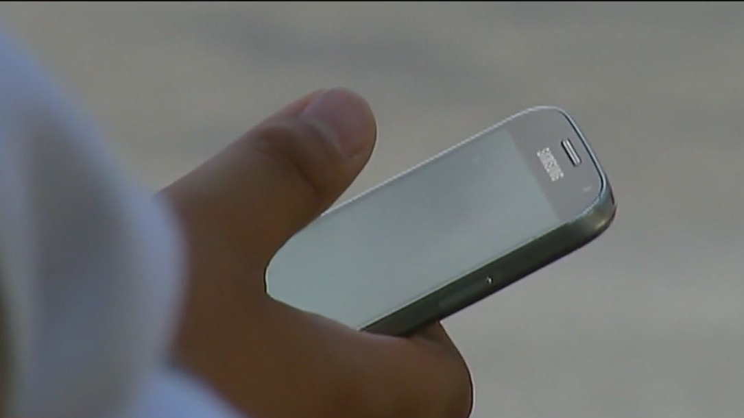 Push & pull of social media