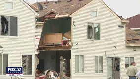 Tornado damages hundreds of homes in Chicago suburbs