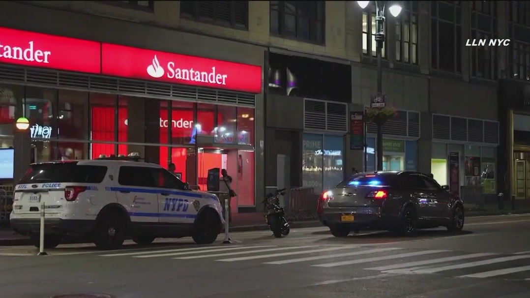 NYPD: Man stabbed after refusing to give panhandler money