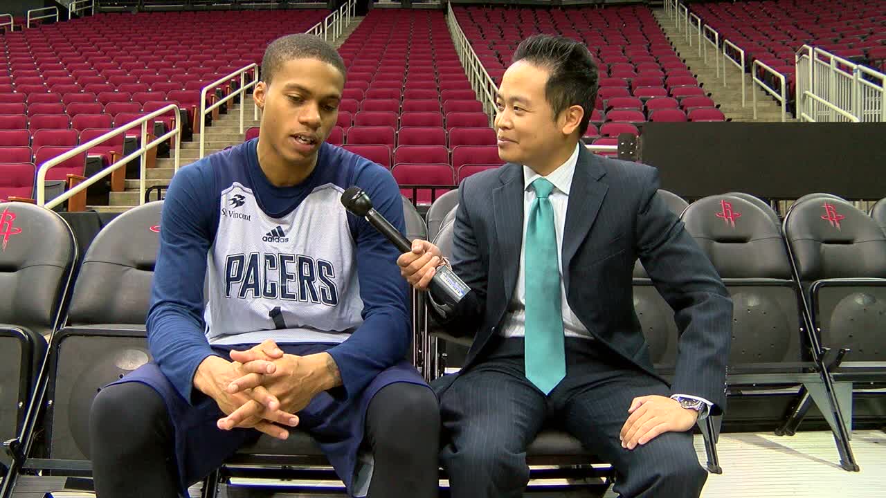 Pacers rookie/Houston native Joe Young goes 1-on-1 with FOX 26's Howard Chen