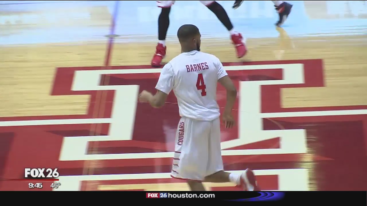 UH basketball falls to UConn