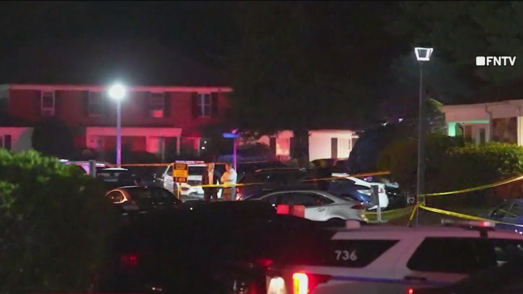 Gunman shoots girl during Long Island standoff