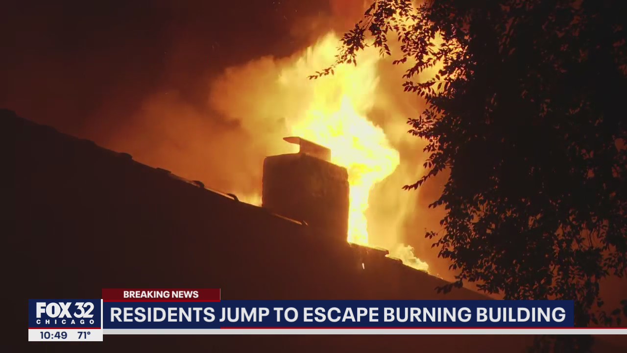 Chicago residents jump to escape burning building
