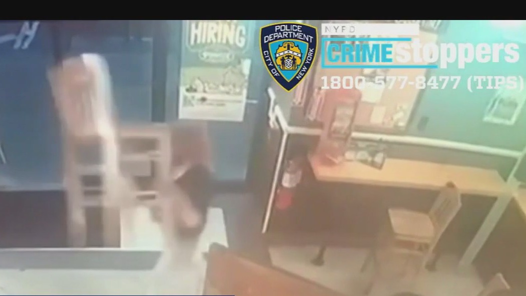 Man struck with chair in NYC sandwich shop