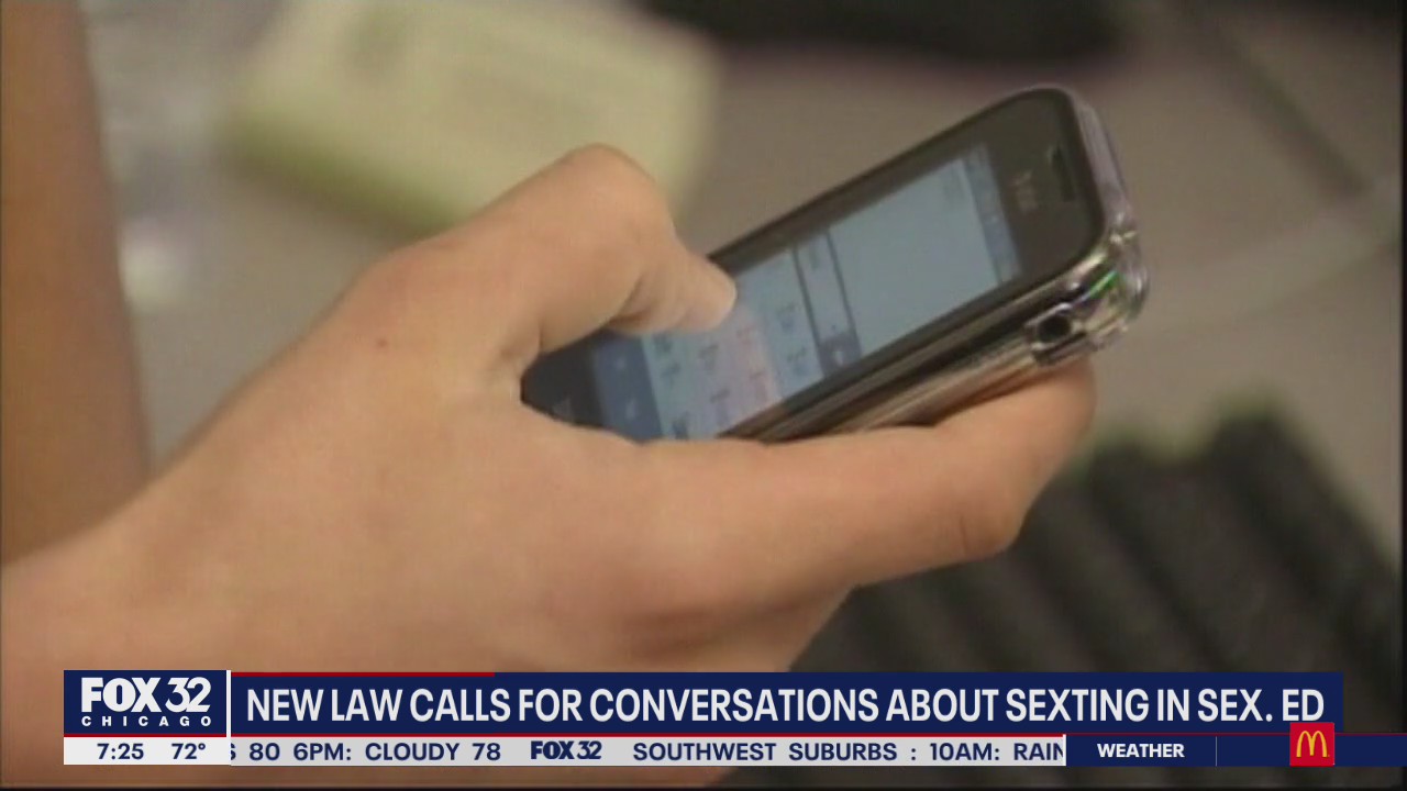 New Illinois law makes it mandatory for schools to talk to kids about sexting, cyberbullying