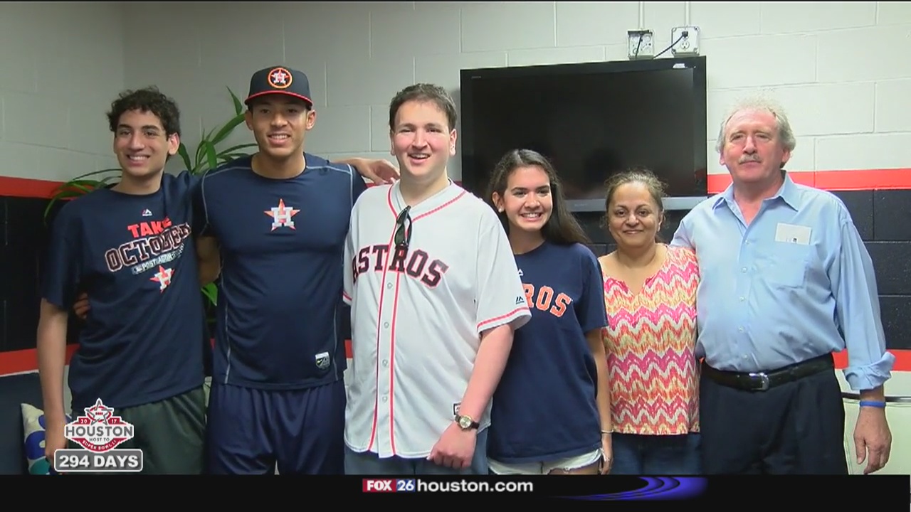 Correa visited by young Astros fan battling cancer