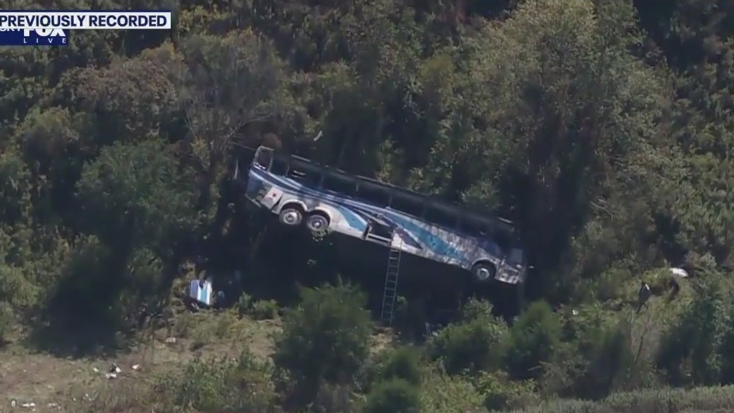 Raw: Multiple injuries after bus overturns on I-84 | FOX 5 New York