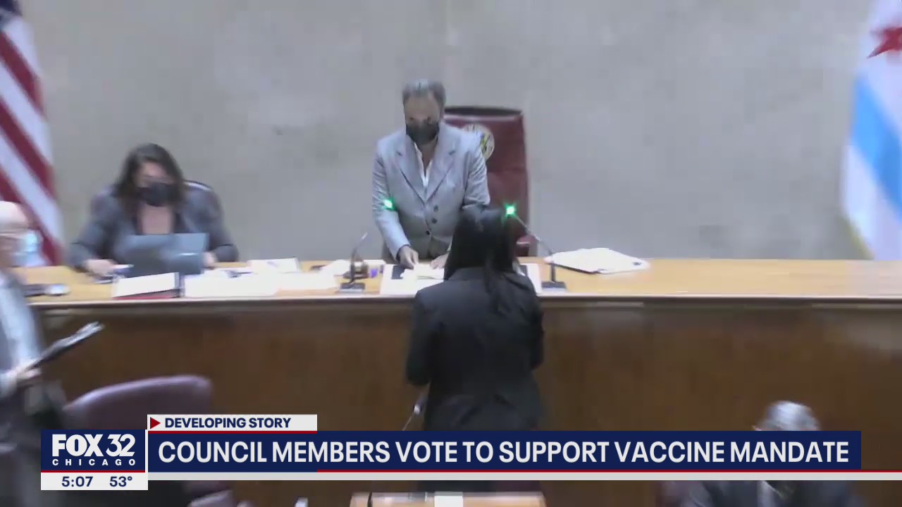 Chicago aldermen vote to support vaccine mandate