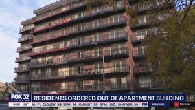 Residents ordered out of Oak Park apartment building due to concerning structural issues